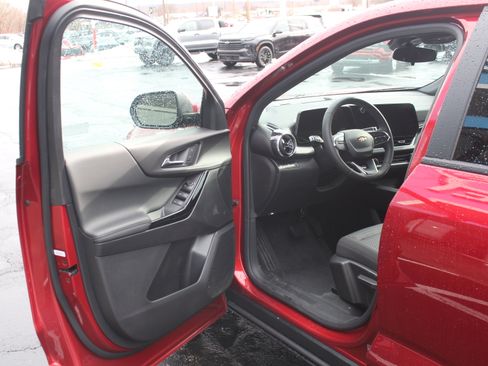 New 2026 Chevrolet Equinox LT image 8