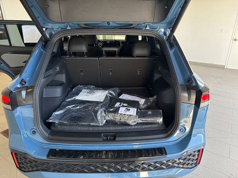 New 2025 Volkswagen Tiguan SE R-Line image 16