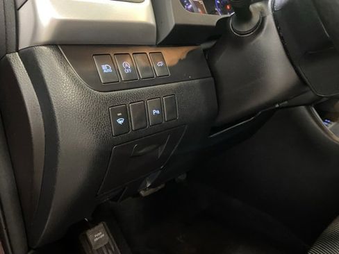 Certified 2018 Toyota Highlander Limited image 18