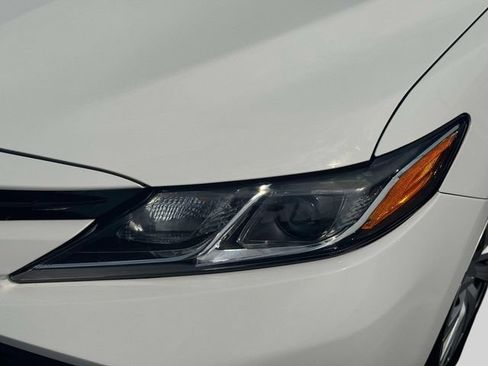 Used 2020 Toyota Camry LE FWD image 11