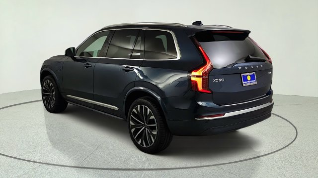 New 2026 Volvo XC90 T8 Plus w/ Protection Package AWD/4WD image 5