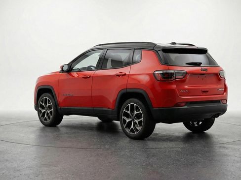 Used 2025 Jeep Compass Limited AWD/4WD image 6
