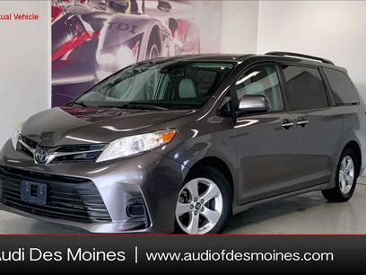 Used 2019 Toyota Sienna LE w/ LE Preferred Package