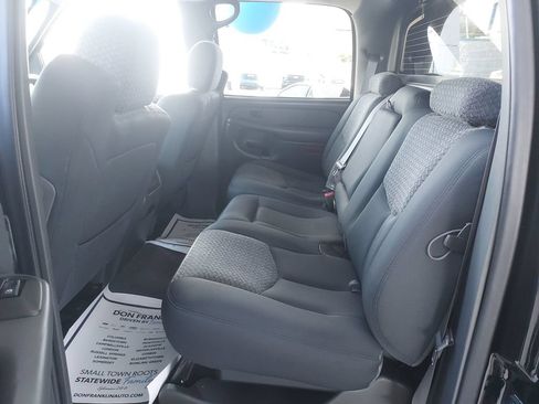 Used 2004 Chevrolet Avalanche 2500 w/ Preferred Equipment Group AWD/4WD image 14