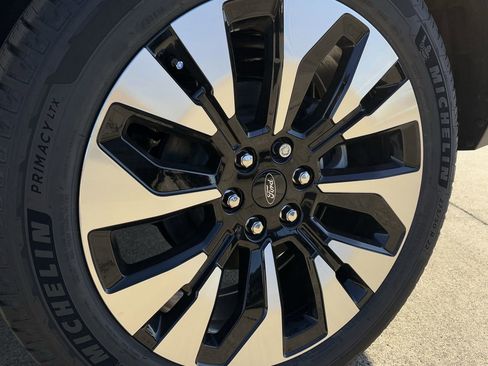 New 2025 Ford Expedition Max Platinum w/ Driver's Package image 30