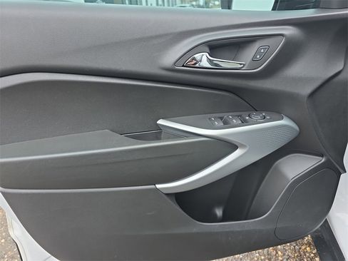 Used 2024 Chevrolet Trax LS w/ LS Convenience Package image 26