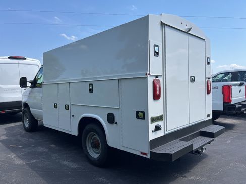 New 2026 Ford E-350 and Econoline 350 Super Duty w/ Power Equipment Group image 3