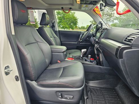 Used 2023 Toyota 4Runner TRD Off-Road Premium w/ Moonroof Package AWD/4WD image 10