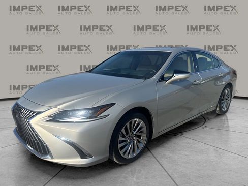 Used 2022 Lexus ES 300h Ultra Luxury image 1