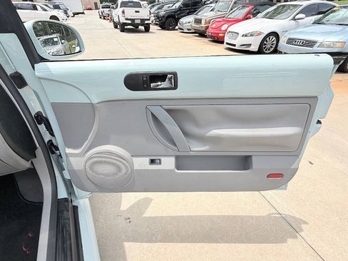 Used 2004 Volkswagen Beetle GLS FWD image 71
