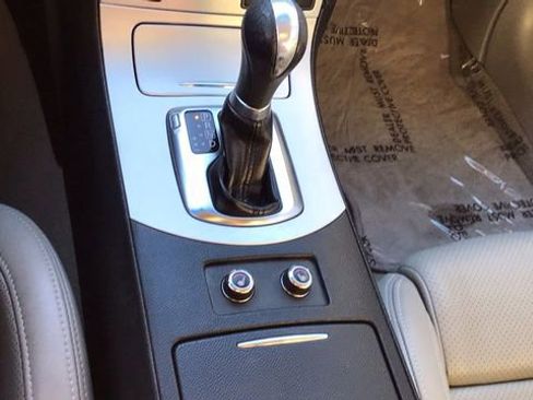 Used 2009 INFINITI G37 Journey w/ Premium Pkg image 23