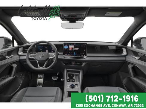 Used 2025 Volkswagen Tiguan SE R-Line image 8