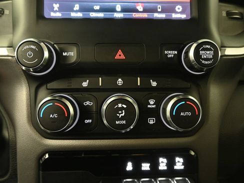 Used 2020 RAM 1500 Big Horn AWD/4WD image 30