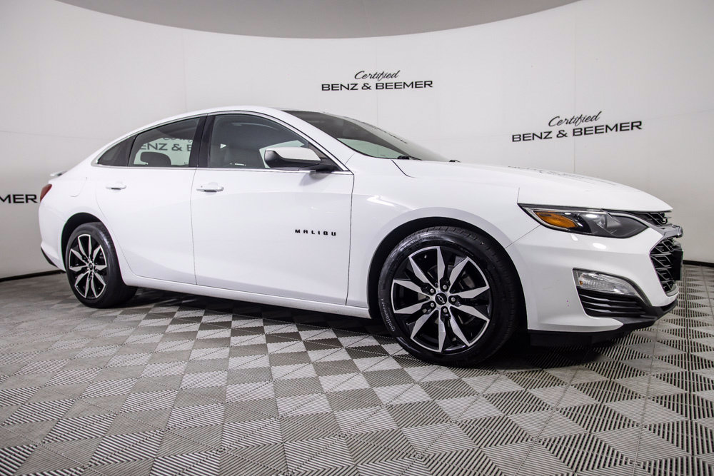 Used 2022 Chevrolet Malibu RS FWD image 2