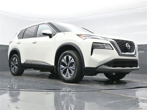 Used 2023 Nissan Rogue SV image 29