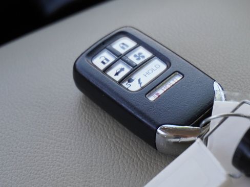 Used 2019 Honda Clarity Plug-In Hybrid image 18