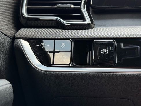 New 2025 Kia Sportage LX image 19