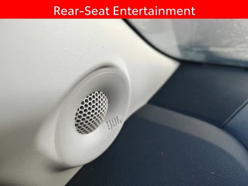 Used 2023 Toyota Sienna XLE w/ XLE Plus Package FWD image 8