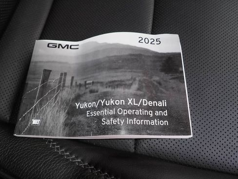 Used 2025 GMC Yukon XL Denali image 43
