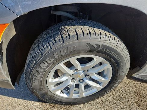 Certified 2021 Chevrolet Suburban LT w/ Rear Media and Nav Package image 33