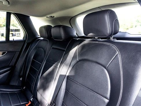 Used 2022 Mercedes-Benz GLC 300 4MATIC image 27