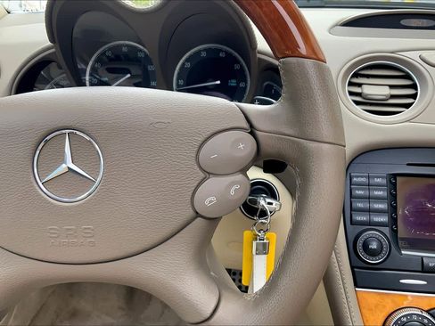 Used 2007 Mercedes-Benz SL 550 image 21