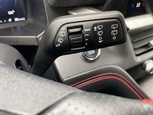 Used 2025 Ford Explorer ST-Line image 28