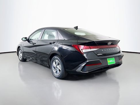 Used 2025 Hyundai Elantra SE image 7