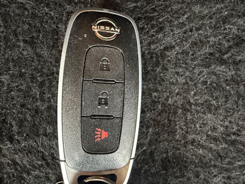 Used 2023 Nissan Pathfinder S FWD image 29