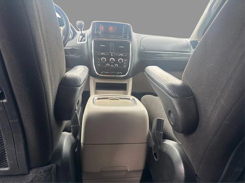 Used 2012 Dodge Grand Caravan SXT w/ UConnect Hands-Free Group FWD image 20
