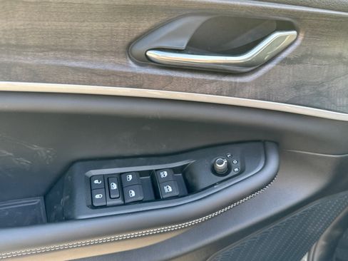 New 2026 Jeep Grand Cherokee Altitude RWD image 12