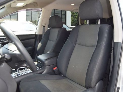 Used 2018 Nissan Pathfinder S AWD/4WD image 18