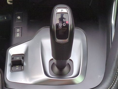 Used 2019 Jaguar E-PACE R-Dynamic HSE image 19