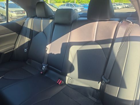 Used 2019 Toyota Camry XSE FWD image 18
