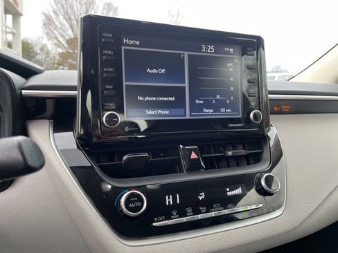 Used 2022 Toyota Corolla LE image 20