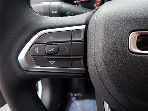 New 2026 Jeep Compass Latitude image 13