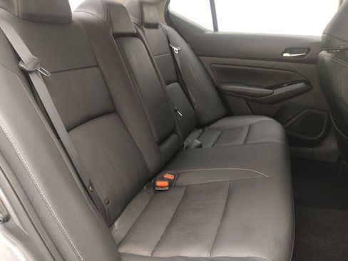 Used 2020 Nissan Altima 2.0 Platinum FWD image 19