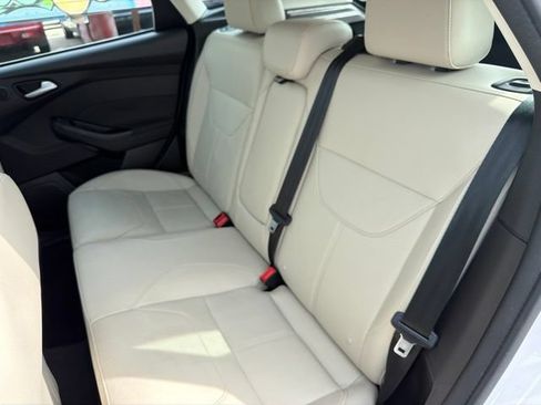 Used 2018 Ford Focus Titanium FWD image 19