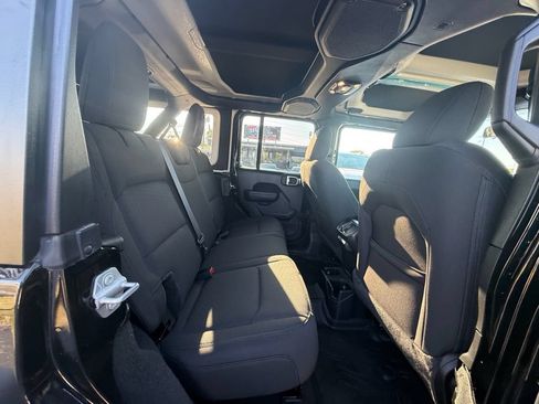 Used 2023 Jeep Wrangler Unlimited Sport AWD/4WD image 22