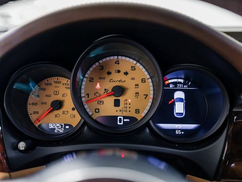 Certified 2016 Porsche Macan Turbo image 15