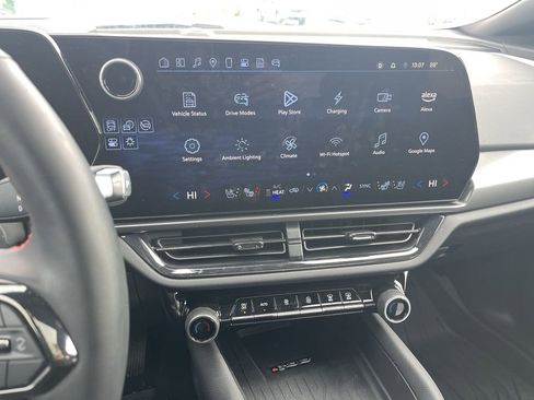 Used 2025 Chevrolet Equinox EV RS w/ Convenience Package II image 26