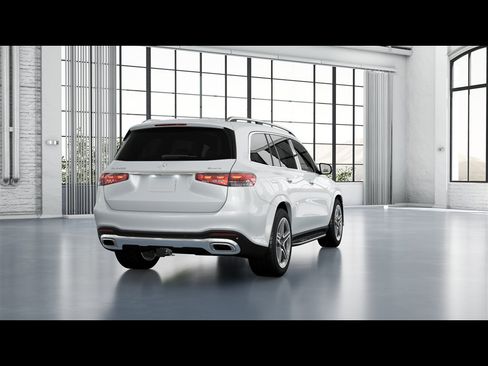 Certified 2026 Mercedes-Benz GLS 450 4MATIC image 18