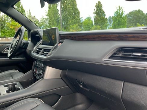 Used 2024 Chevrolet Tahoe Premier AWD/4WD image 15