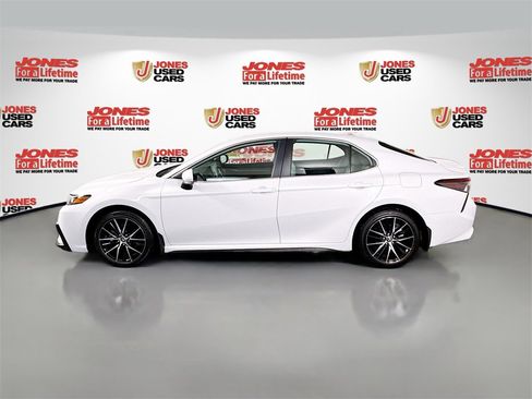 Certified 2024 Toyota Camry SE image 13