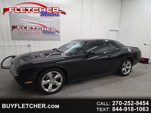 Used 2014 Dodge Challenger SXT Plus image 1