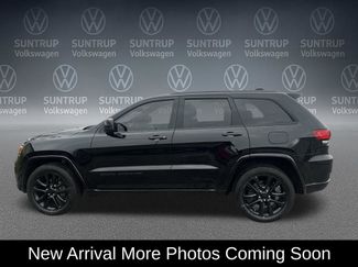 Used 2020 Jeep Grand Cherokee Altitude video 3