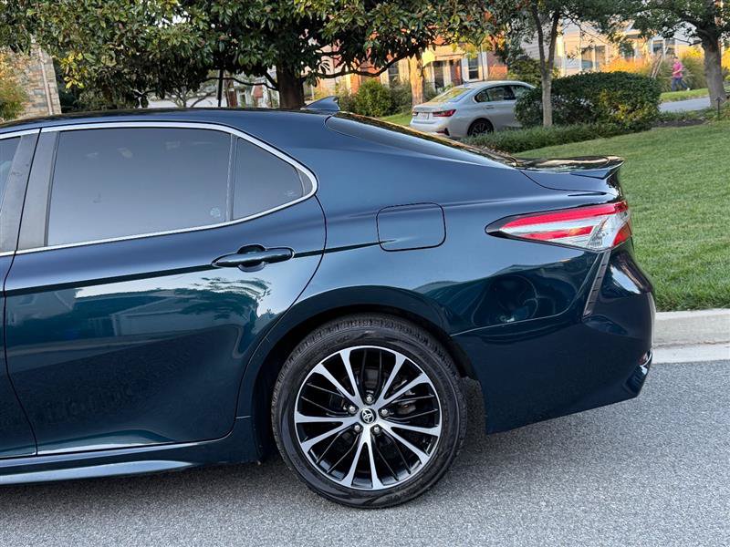 Used 2020 Toyota Camry SE FWD image 10