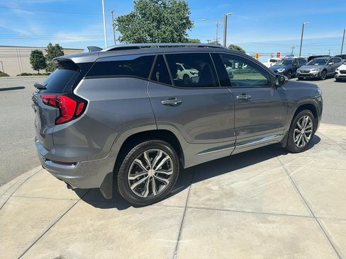 Used 2020 GMC Terrain Denali w/ Denali Premium Package AWD/4WD image 6