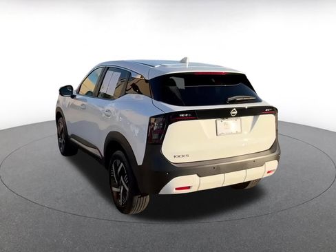 Used 2025 Nissan Kicks SV image 15