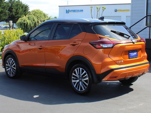 Used 2022 Nissan Kicks SV FWD image 4